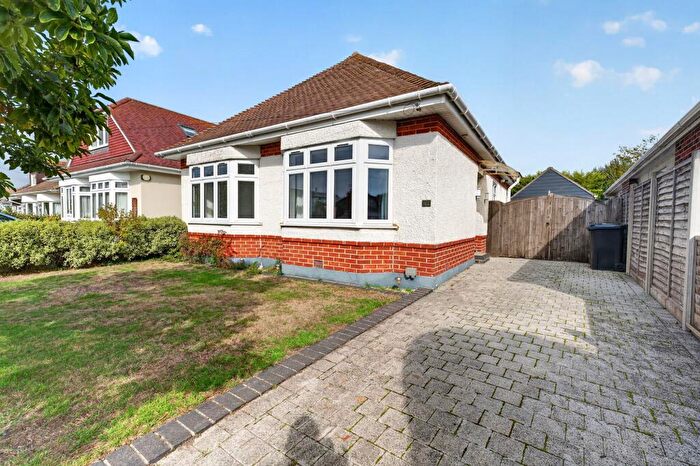 3 Bedroom Detached Bungalow To Rent In Minterne Road, Christchurch, BH23