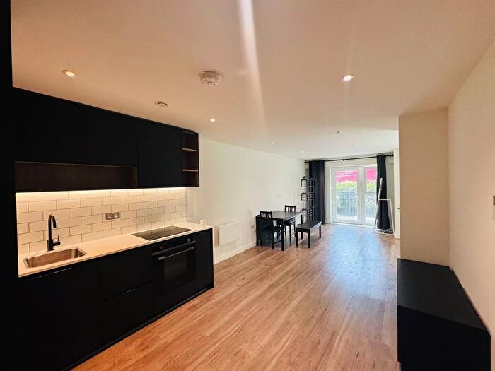 1 Bedroom Flat To Rent In Beaufort Square, London, NW9