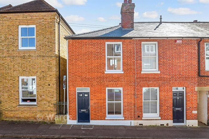 3 Bedroom Terraced House For Sale In Cossington Road, Canterbury, Kent, CT1