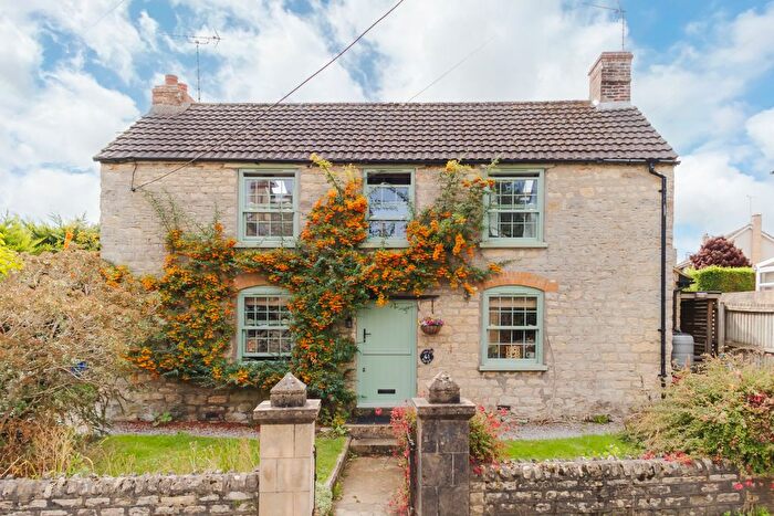 6 Bedroom Cottage For Sale In Pavenhill, Purton, Swindon, Wiltshire, SN5