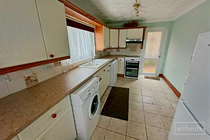 2 Bedroom Detached House For Sale In Chine Avenue, Southampton, SO19