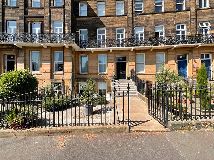 2 Bedroom Flat For Sale In A The Crescent, Scarborough, YO11