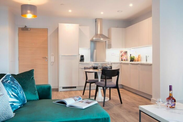 1 Bedroom Flat To Rent In The Quays, Salford, M50