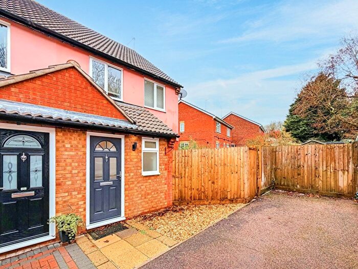 3 Bedroom Semi-Detached House For Sale In Hillary Close, Daventry, NN11