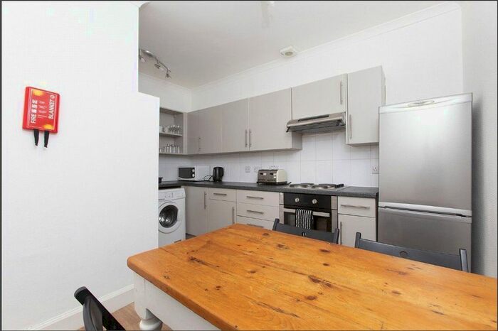 4 Bedroom Flat To Rent In East London Street, Edinburgh, EH7