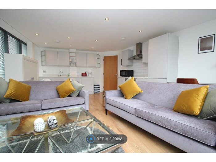 2 Bedroom Flat To Rent In Leylands House, Leeds, LS9