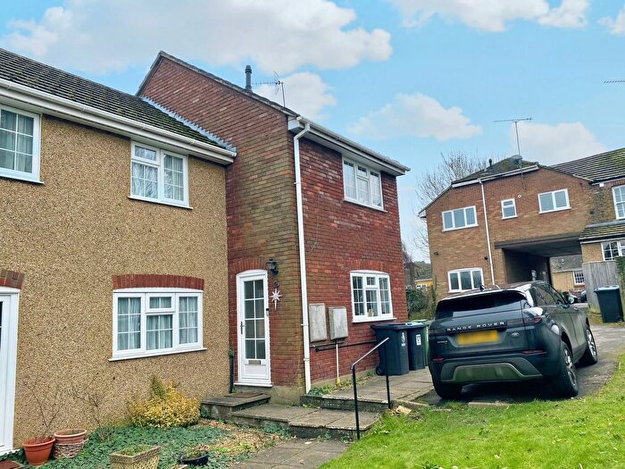2 Bedroom Property To Rent In Parsonage Court, Tring, HP23
