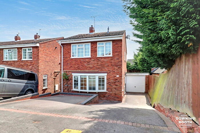 3 Bedroom Link Detached House For Sale In Lovell Road, Yoxall - No Upward Chain, DE13
