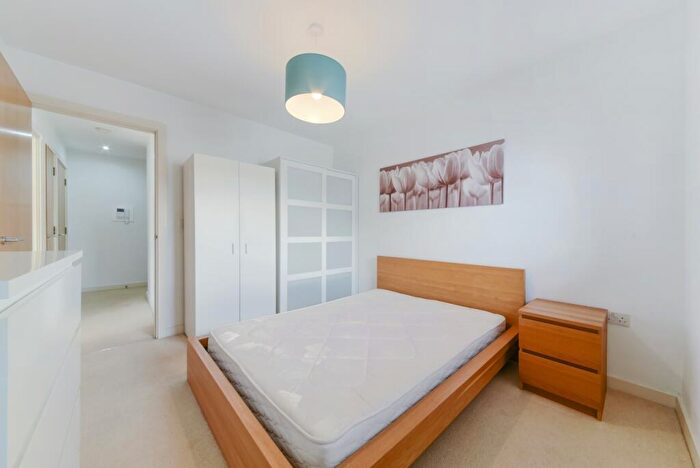 1 Bedroom Flat To Rent In Hallsville Road, Canning Town, London, E16