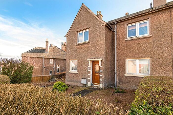 2 Bedroom Flat For Sale In Lamond Drive, St Andrews, KY16