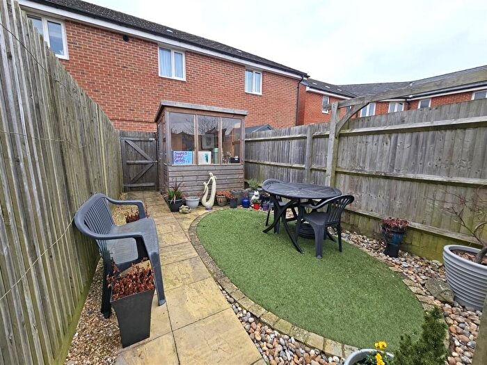 2 Bedroom Coach House For Sale In Greenacres Road, Locks Heath, Southampton, SO31