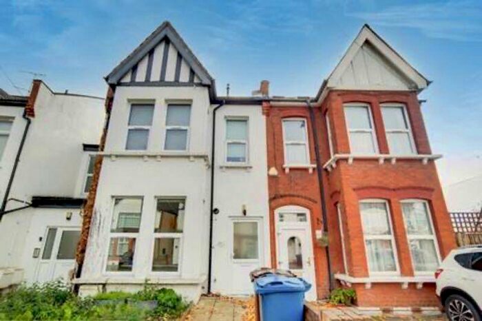 1 Bedroom Ground Maisonette To Rent In Welldon Crescent, Harrow, HA1
