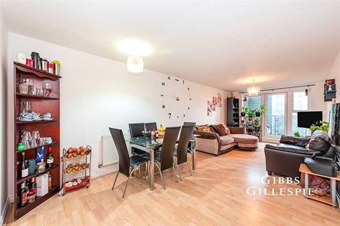 2 Bedroom Flat To Rent In Smoothfield Court, Hibernia Road, Hounslow, TW3