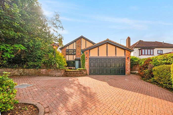 4 Bedroom Detached House For Sale In Little Bushey Lane, Bushey, Hertfordshire, WD23