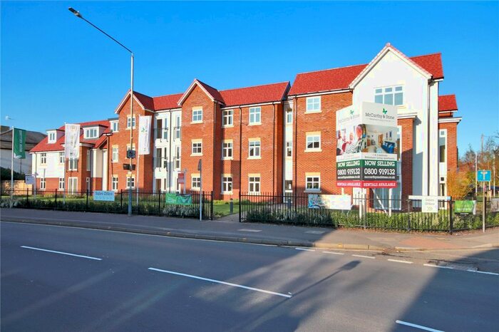 1 Bedroom Flat To Rent In Pinewood Gardens, Tunbridge Wells, Kent, TN4