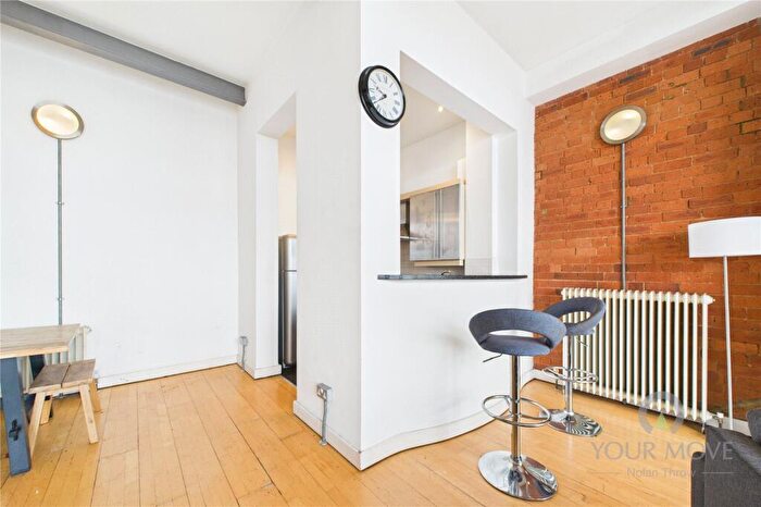2 Bedroom Flat For Sale In Grove Road, Northampton, NN1