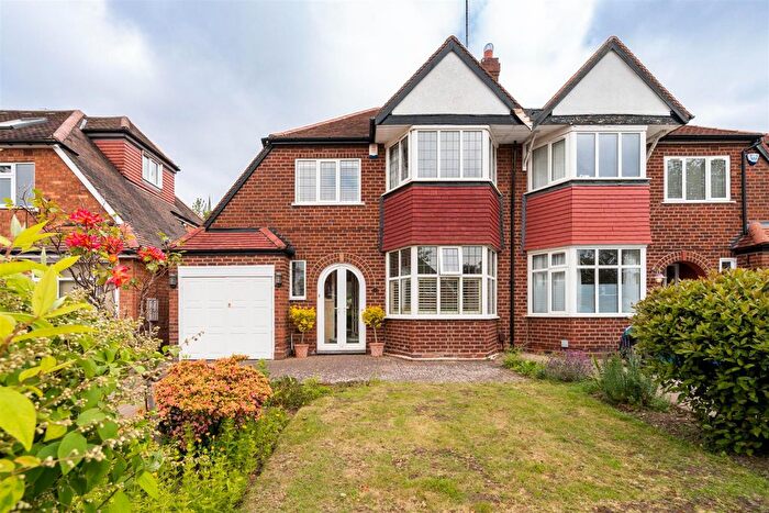 3 Bedroom Semi Detached House For Sale In Rectory Road, Solihull, B91
