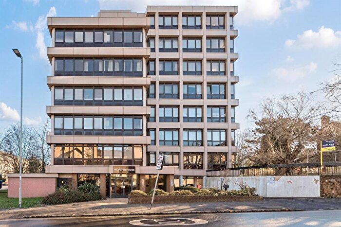 2 Bedroom Apartment To Rent In Hanover House, Kings Road, Reading, RG1