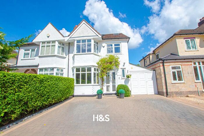 4 Bedroom Semi-Detached House For Sale In Cropthorne Road, Shirley, Solihull, B90