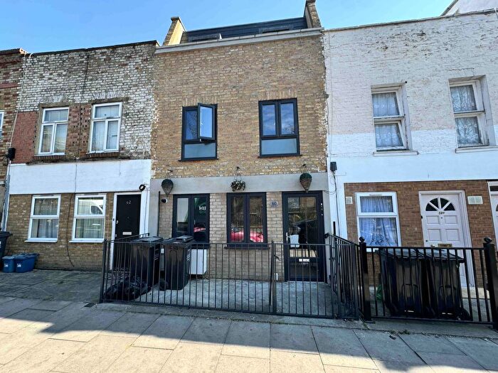 2 Bedroom Flat To Rent In Clarence Road, London, E5