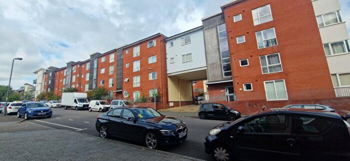 2 Bedroom Flat To Rent In Great Colmore Street, Birmingham, West Midlands, B15