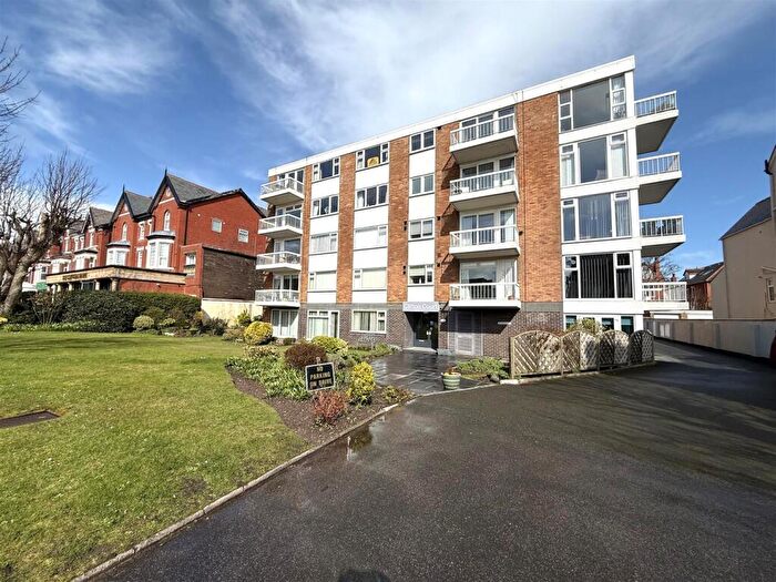 3 Bedroom Apartment For Sale In Clifton Drive South, Lytham St Annes, FY8