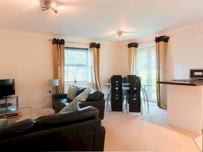 2 Bedroom Property To Rent In Newtown Road Newbury, RG14