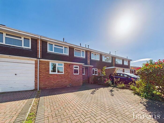 4 Bedroom Terraced House For Sale In Porter Road, Basingstoke, RG22