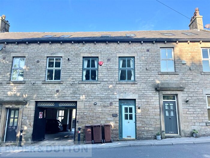 2 Bedroom Flat To Rent In Ripponden Road, Denshaw, Oldham, Greater Manchester, OL3