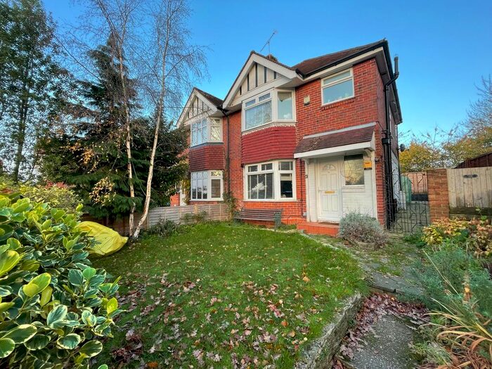 3 Bedroom Semi-Detached House To Rent In Woodmill Lane, Southampton, SO18
