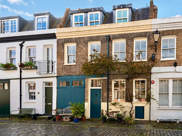 2 Bedroom Mews For Sale In Pindock Mews, London, W9