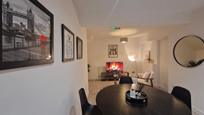 House Of Multiple Occupation To Rent In Carlton Drive, Benfleet, Essex, SS7