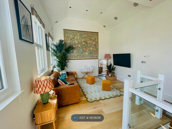 2 Bedroom Terraced House To Rent In Whiteleys Cottages, London, W14