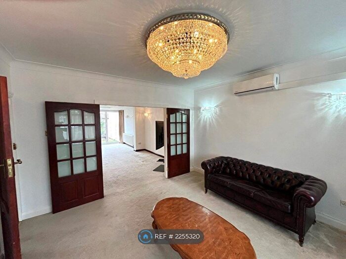 4 Bedroom Semi-Detached House To Rent In Dormers Wells Lane, Southall, UB1