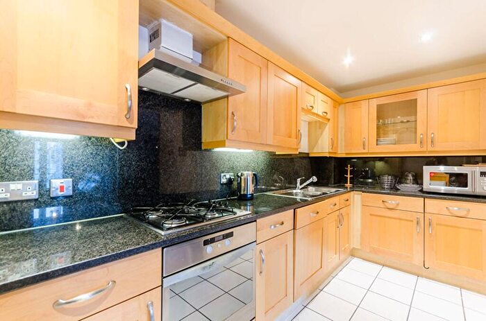 2 Bedroom Flat To Rent In Palgrave Gardens, Marylebone, London, NW1