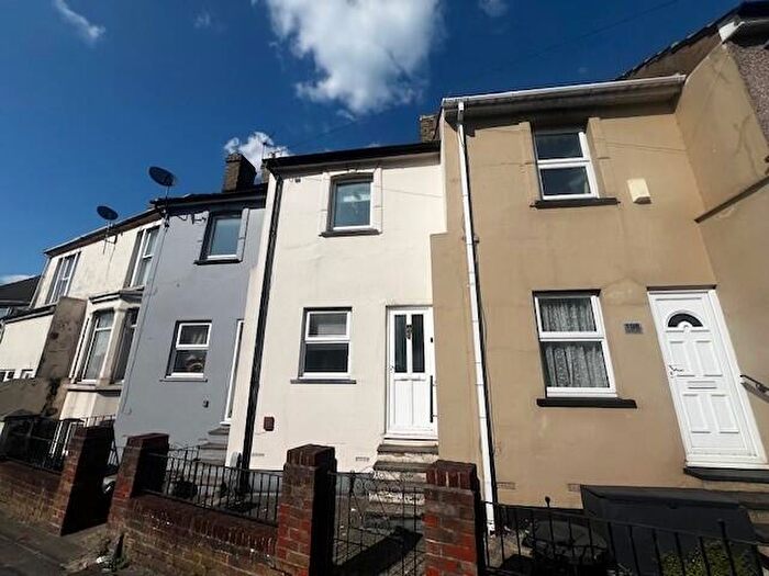 2 Bedroom House To Rent In Canterbury Street, Gillingham., ME7