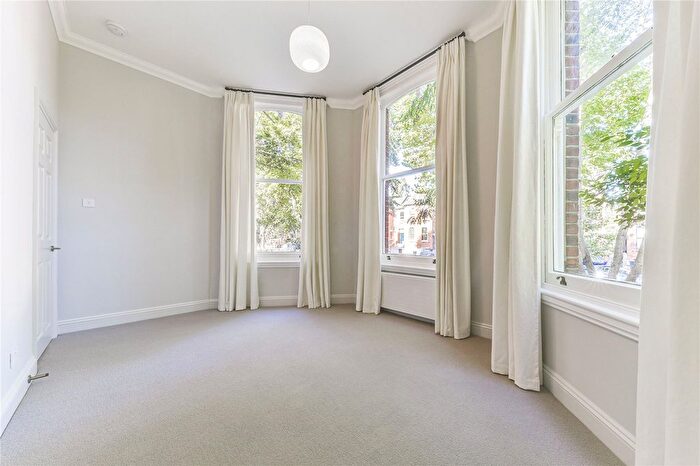 3 Bedroom Flat To Rent In Christchurch Avenue, London, NW6