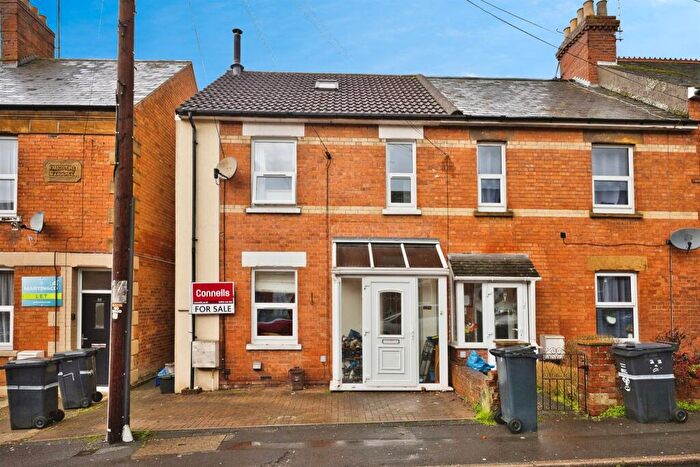 3 Bedroom End Of Terrace House For Sale In Orchard Street, Yeovil, BA20