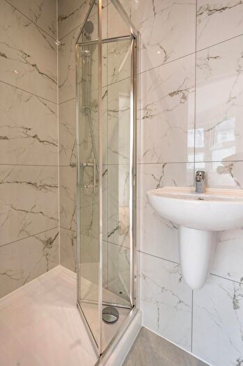 7 Bedroom House To Rent In Caistor Park Road, Stratford, London, E15