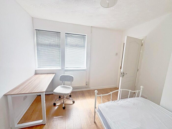 6 Bedroom Semi-Detached House To Rent In Conygre Grove, BS34