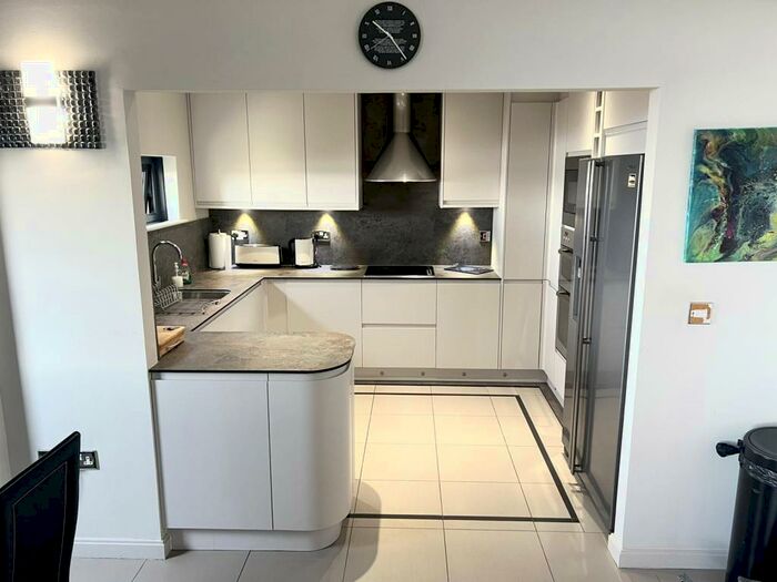 2 Bedroom Apartment To Rent In Fishermans Way, Maritime Quarter, Swansea, SA1