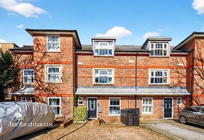 4 Bedroom Terraced House For Sale In Devonshire Road, Sutton, SM2