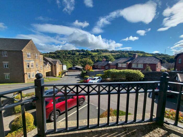 2 Bedroom Flat To Rent In Silk Mill Chase, Sowerby Bridge, HX6