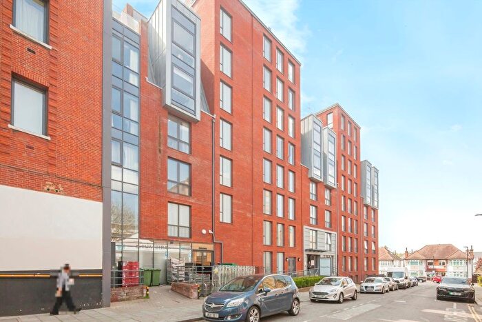 1 Bedroom Flat For Sale In Gaumont Place, London, SW2