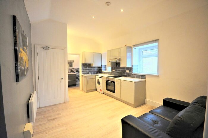 1 Bedroom Flat To Rent In Cradock Street, City Centre, Swansea, SA1