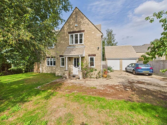 3 Bedroom Detached House For Sale In Littlebrook Meadow, Shipton-Under-Wychwood, Chipping Norton, OX7