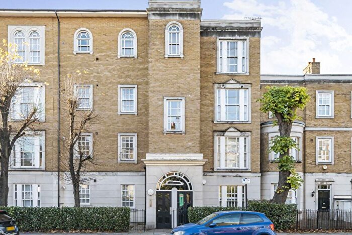 2 Bedroom Flat To Rent In Queensbridge Road, Hackney, London, E8