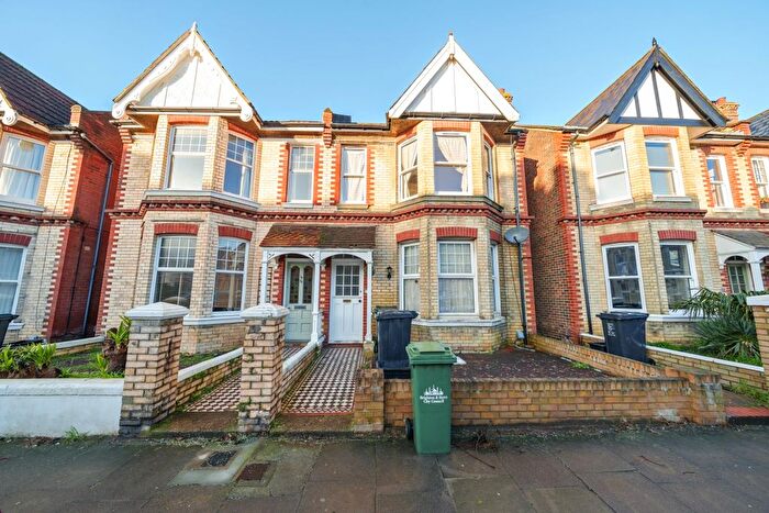 2 Bedroom Flat To Rent In Worcester Villas, Hove, BN3
