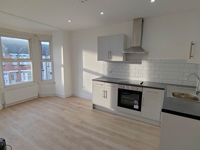 2 Bedroom Maisonette To Rent In Headstone Road, Harrow, HA1