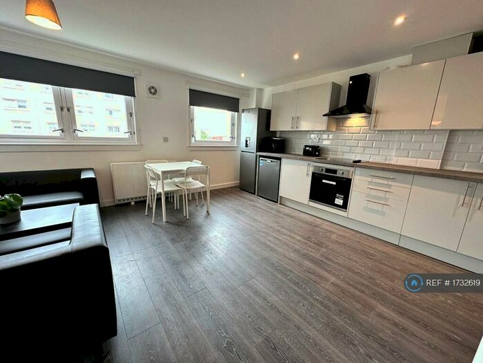 4 Bedroom Maisonette To Rent In Baltic Place, Glasgow, G40